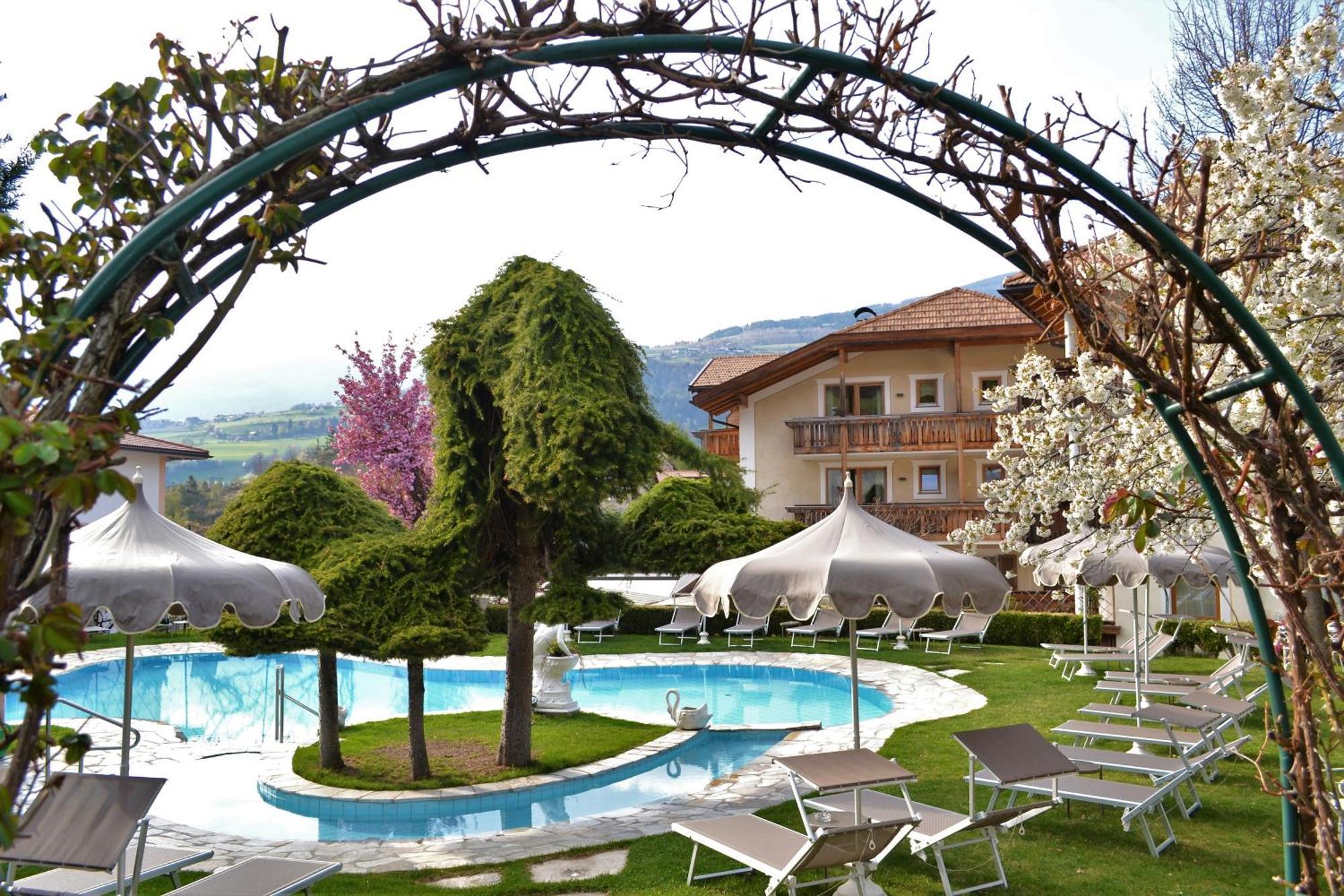 Naturhotel Sonnenhof Chiusa Esterno foto